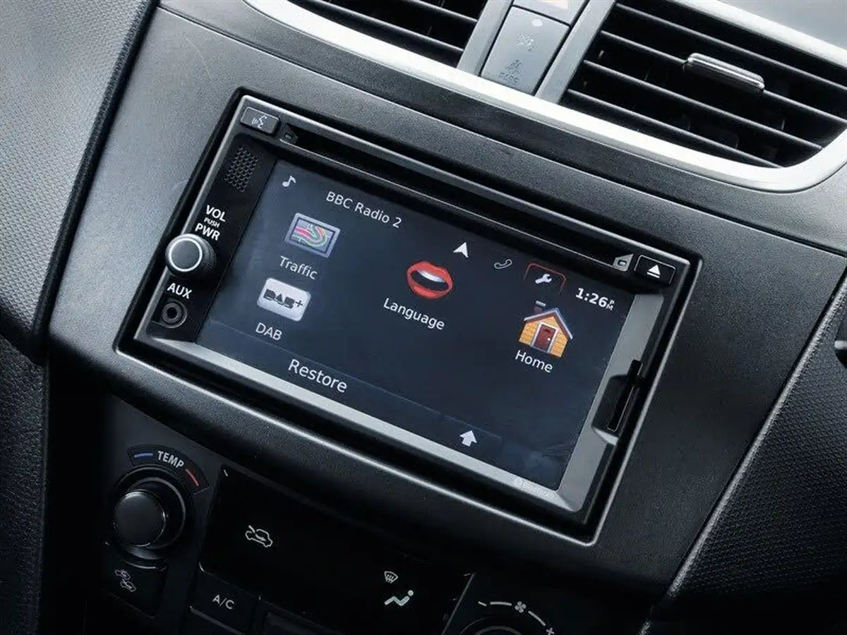 2015-suzuki-swift-12-sz4-94ps-nav-5d-at-big-19