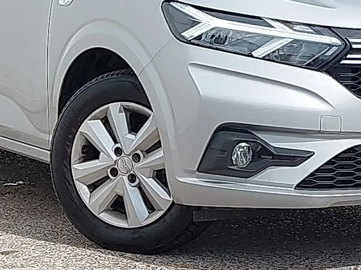 2023-dacia-sandero-10-tce-expression-90bhp-big-8