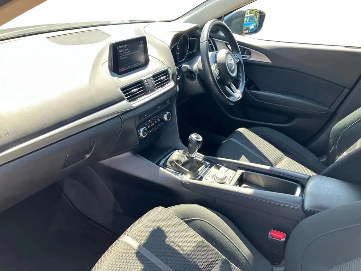 2017-mazda-mazda3-20-se-l-nav-hatchback-5d-big-6