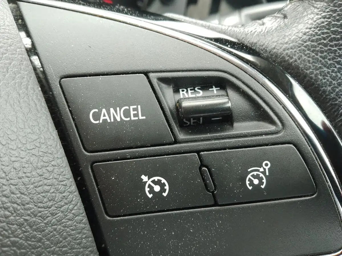 2018-mitsubishi-outlander-22di-d-juro-big-19