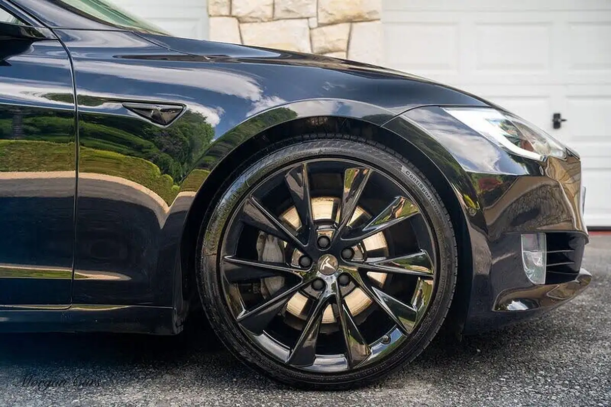2017-tesla-model-s-e-90d-311kw-big-4