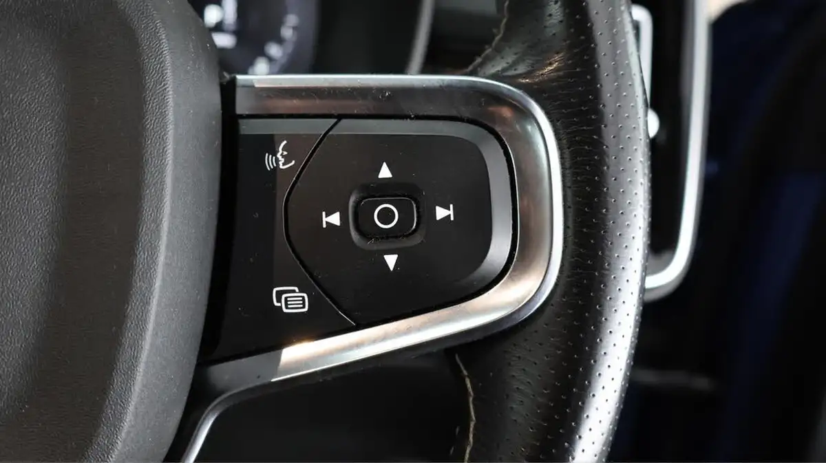 2021-volvo-xc40-15-t5-r-design-pro-262bhp-big-37