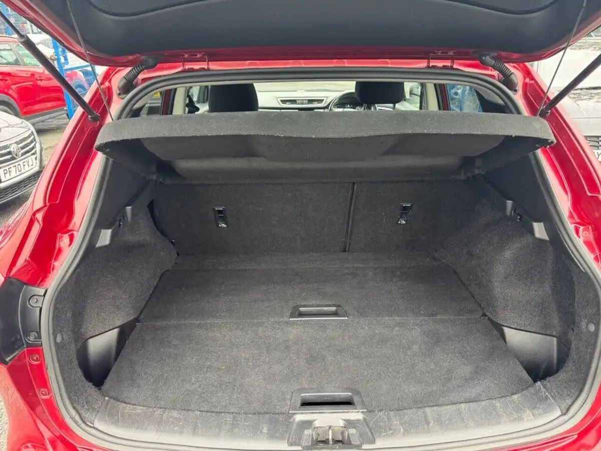 2015-nissan-qashqai-12-n-tec-big-8