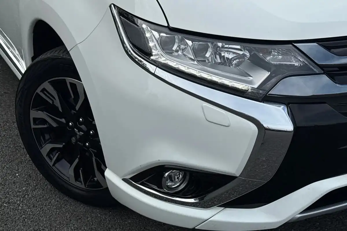 2017-mitsubishi-outlander-20-4hs-phev-5st-big-24