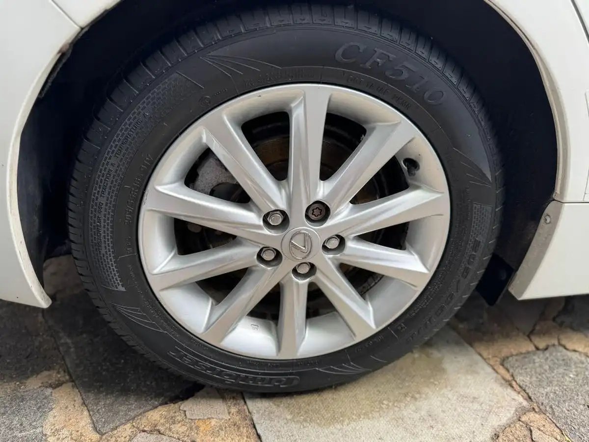 2012-lexus-ct-200h-18-se-l-cruise-big-22