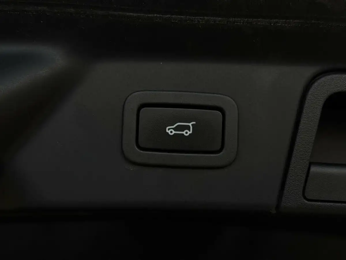 2018-land-rover-range-rover-velar-20-d180-r-dynamic-se-big-11