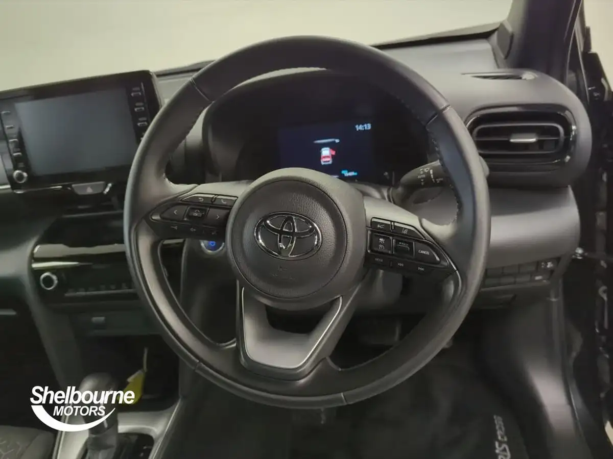 2024-toyota-yaris-cross-15-vvt-i-design-big-3