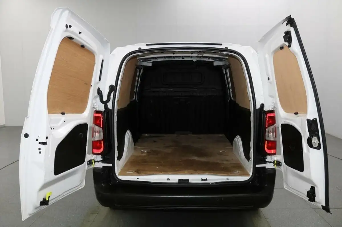 2021-vauxhall-combo-15cdti-dynamic-2300-100pseu6dt-l2h1-panel-big-2