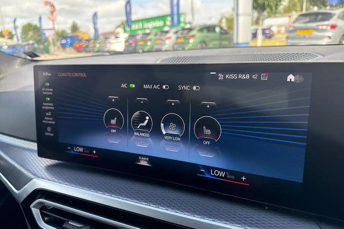 2024-bmw-3-series-20-320i-m-sport-saloon-4d-big-24