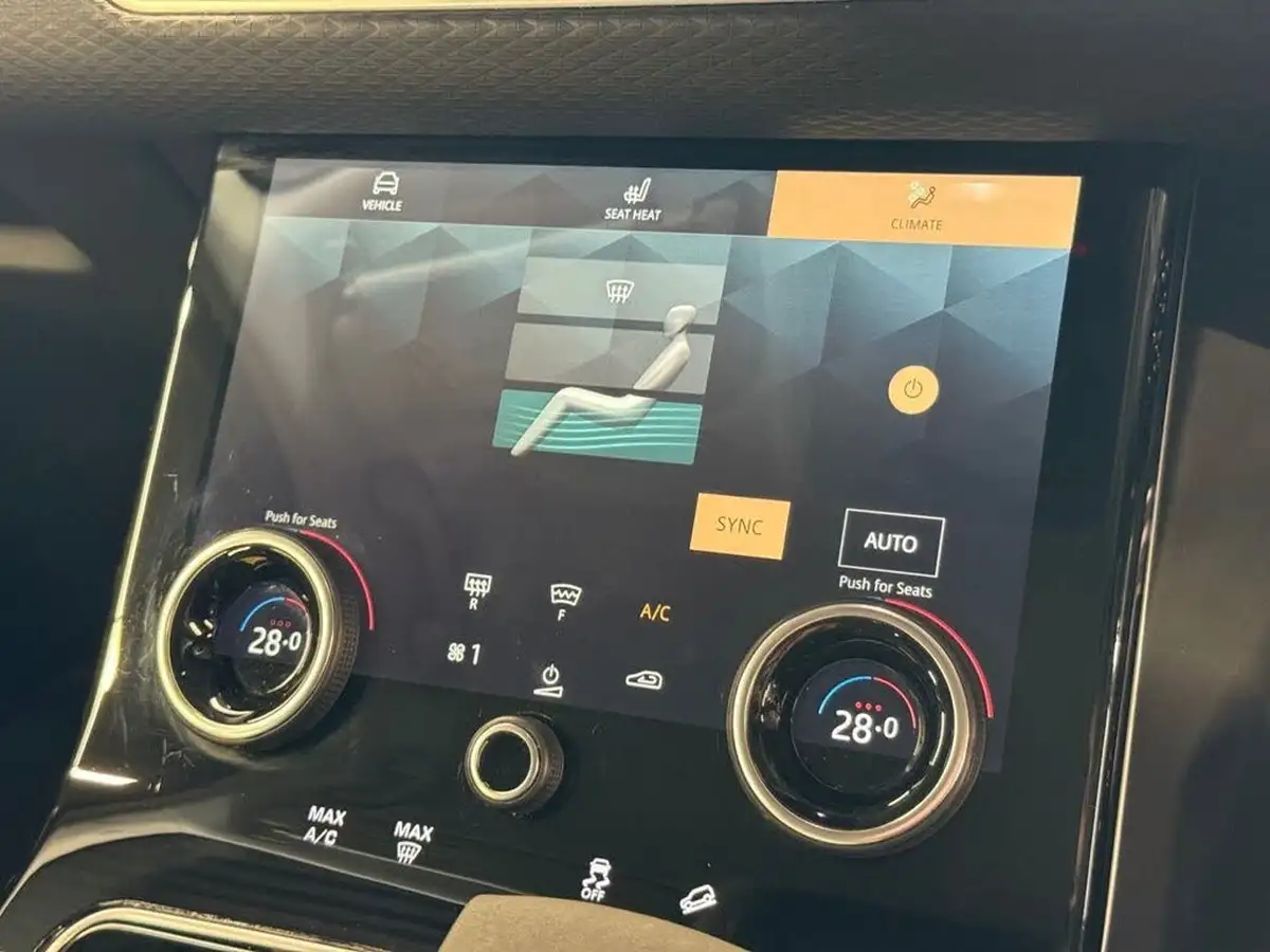 2022-land-rover-range-rover-velar-20-d200-r-dynamic-se-big-51