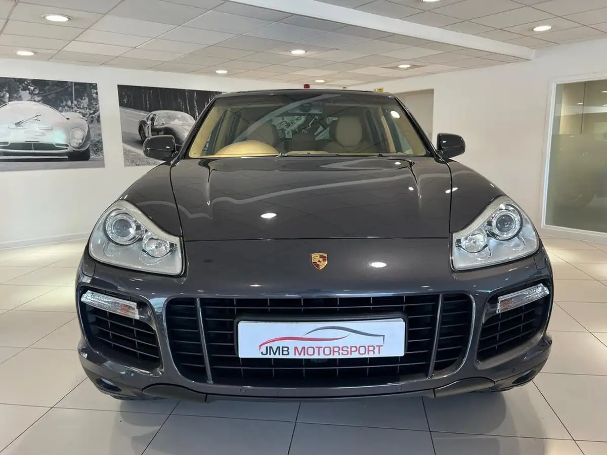 2008-porsche-cayenne-48-turbo-s-big-2