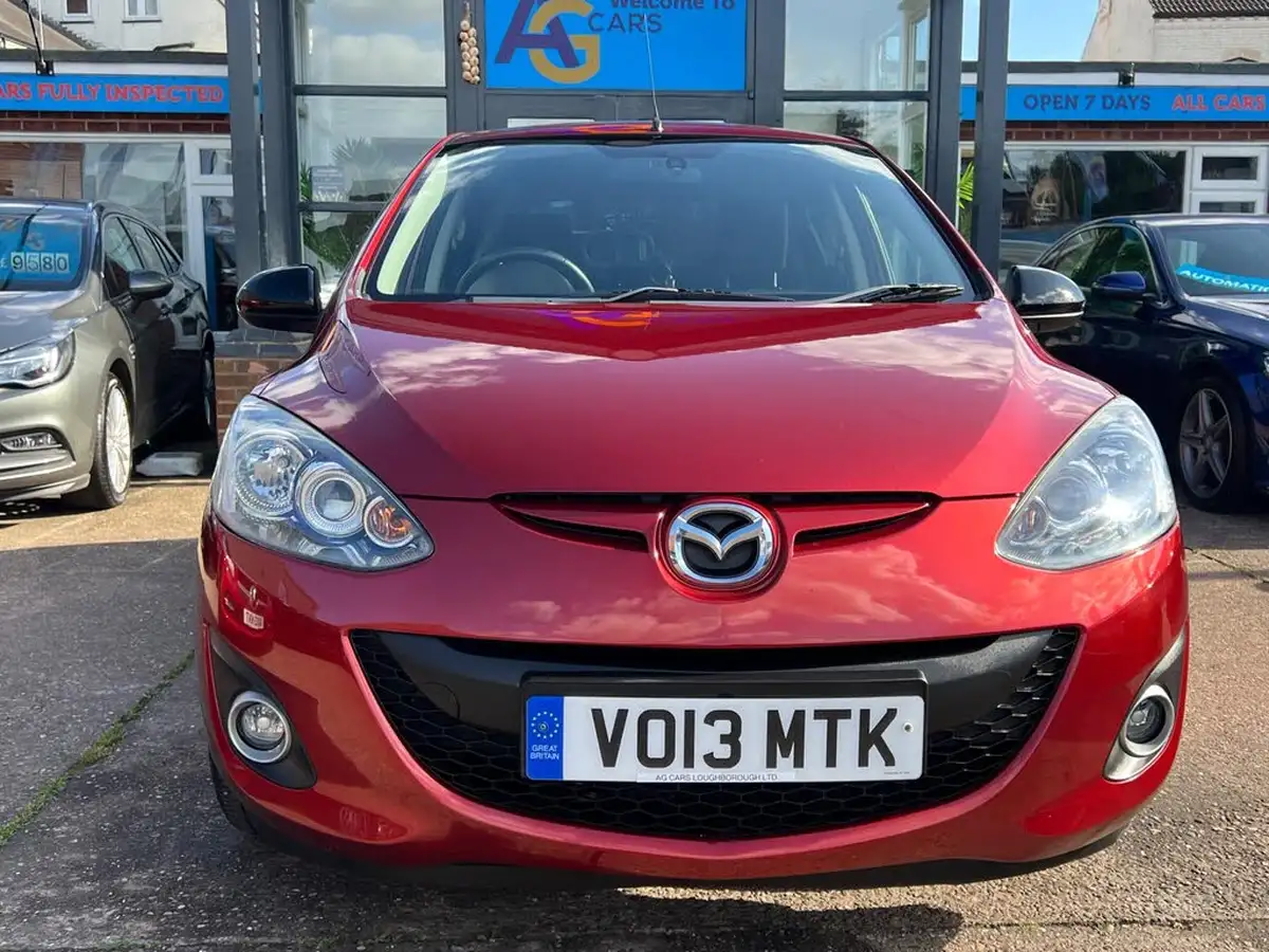 2013-mazda-mazda2-13-venture-big-35