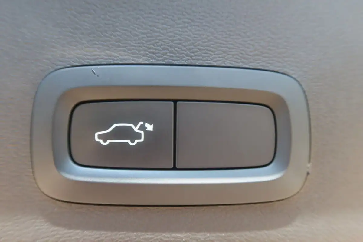 2020-volvo-xc40-15-t5-r-design-pro-plug-in-hybrid-big-10
