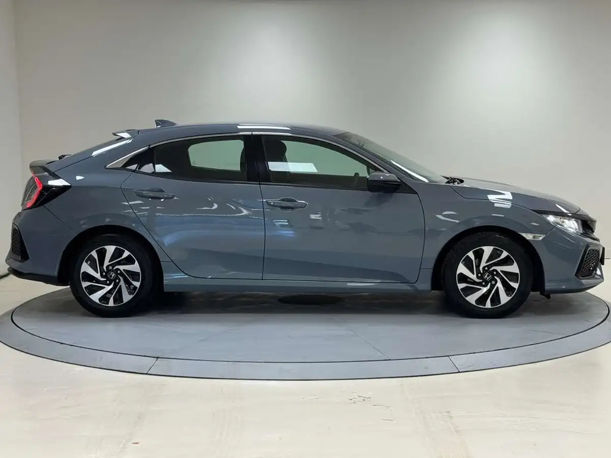 2018-honda-civic-10-vtec-turbo-se-129ps-hatchback-5d-big-10