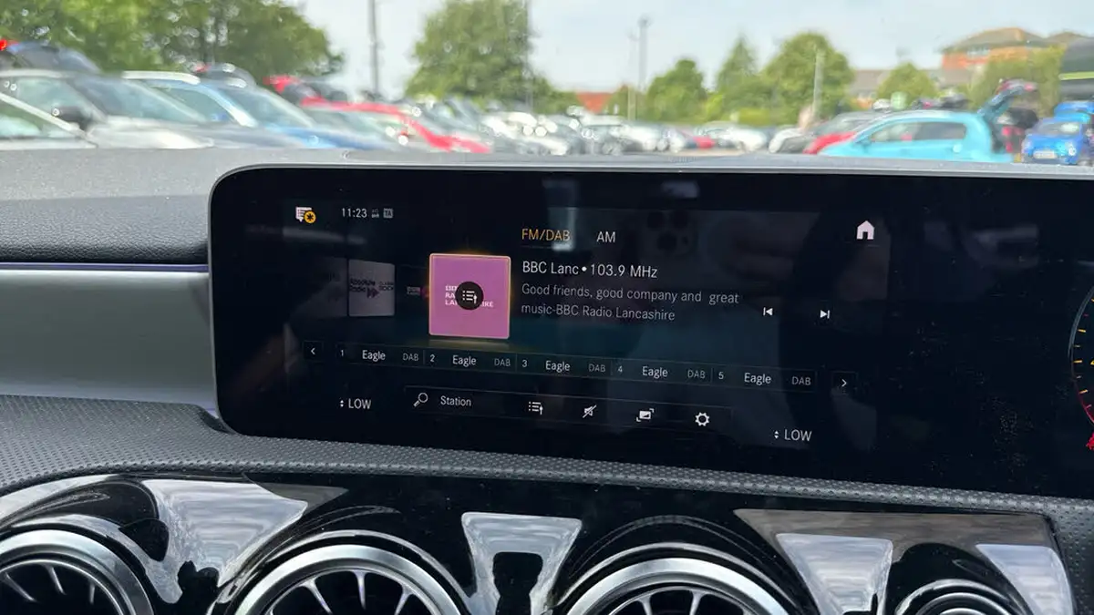2019-mercedes-benz-a-class-20-a220-amg-line-premium-hatchback-5d-big-29