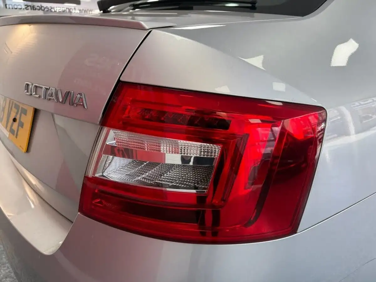 2018-skoda-octavia-15-tsi-se-act-hatchback-big-6