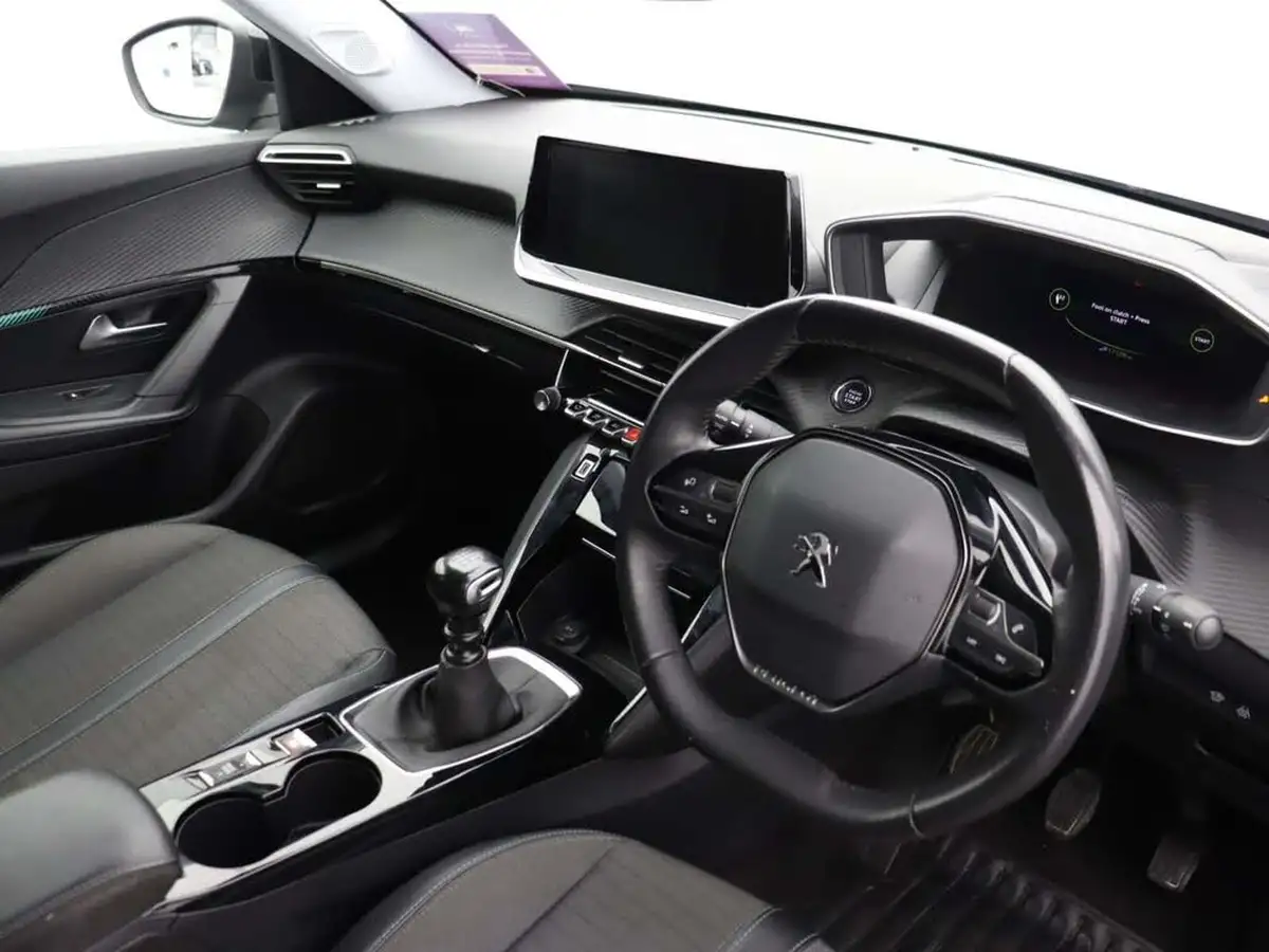 2022-peugeot-2008-suv-12-puretech-allure-premium-100bhp-big-16