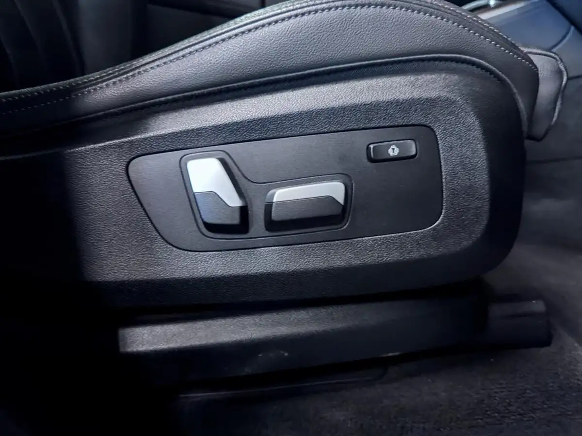 2021-bmw-x5-44-m50i-big-25