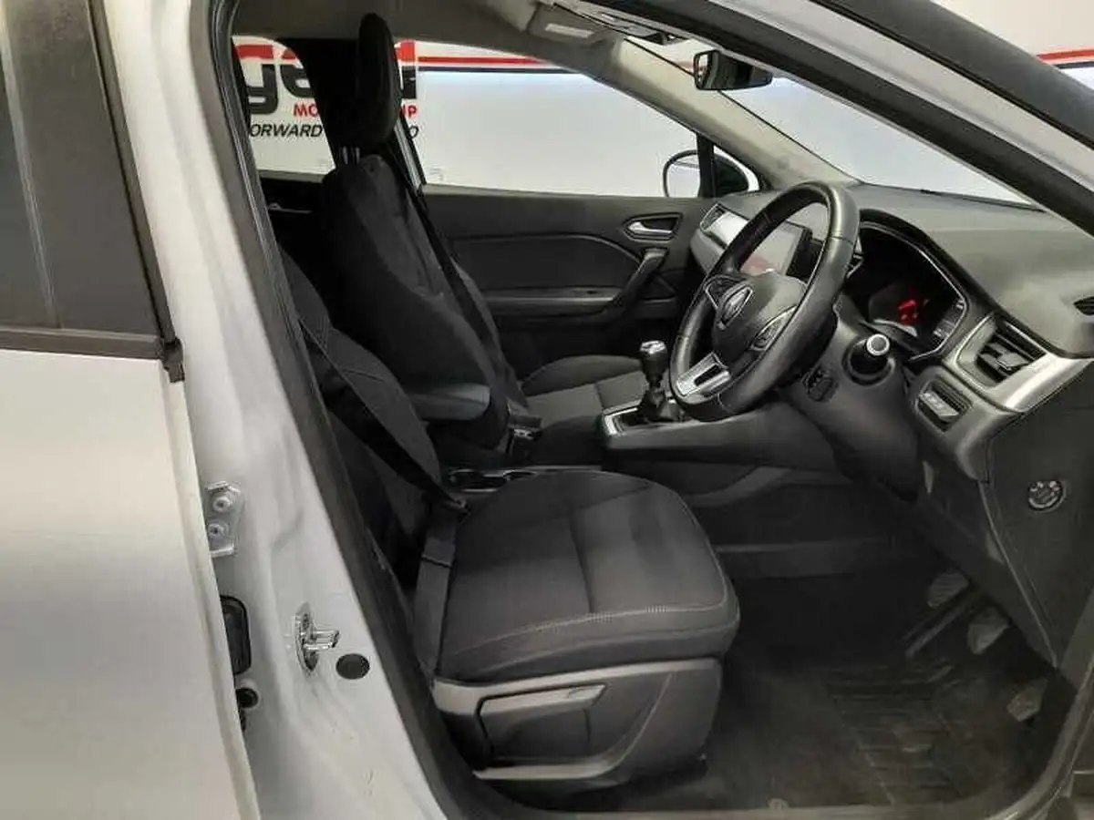 2020-renault-captur-15dci-iconic-95bhp-big-8
