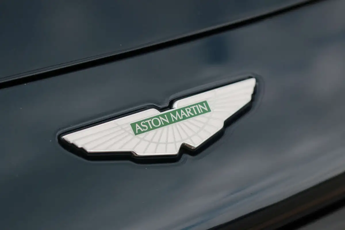 2019-aston-martin-vantage-40-v8-vantage-big-21