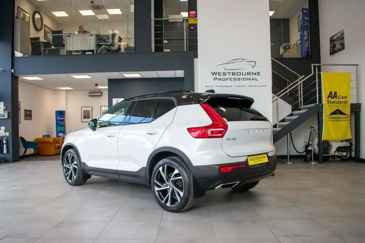 2018-volvo-xc40-20-t5-first-edition-big-10