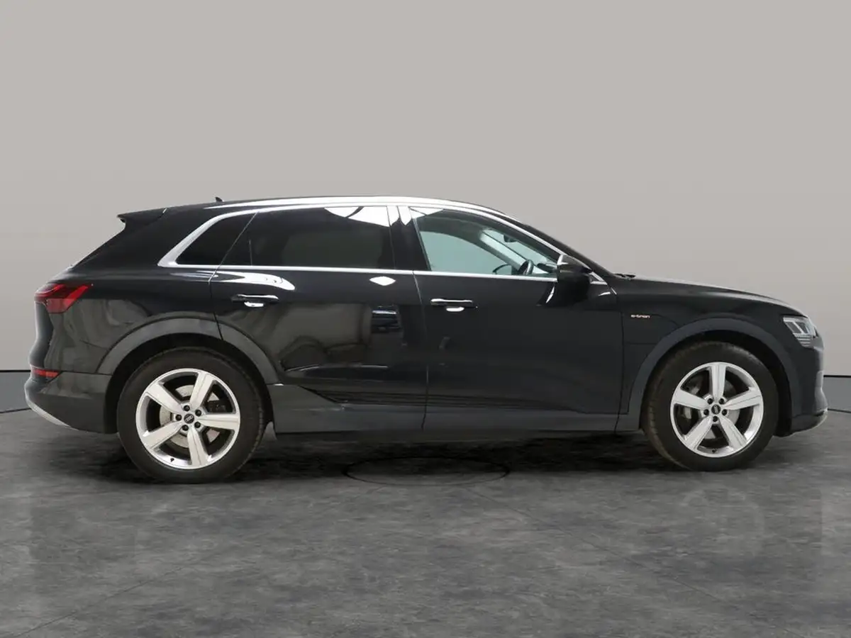 2022-audi-e-tron-50e-technik-station-wagon-big-11