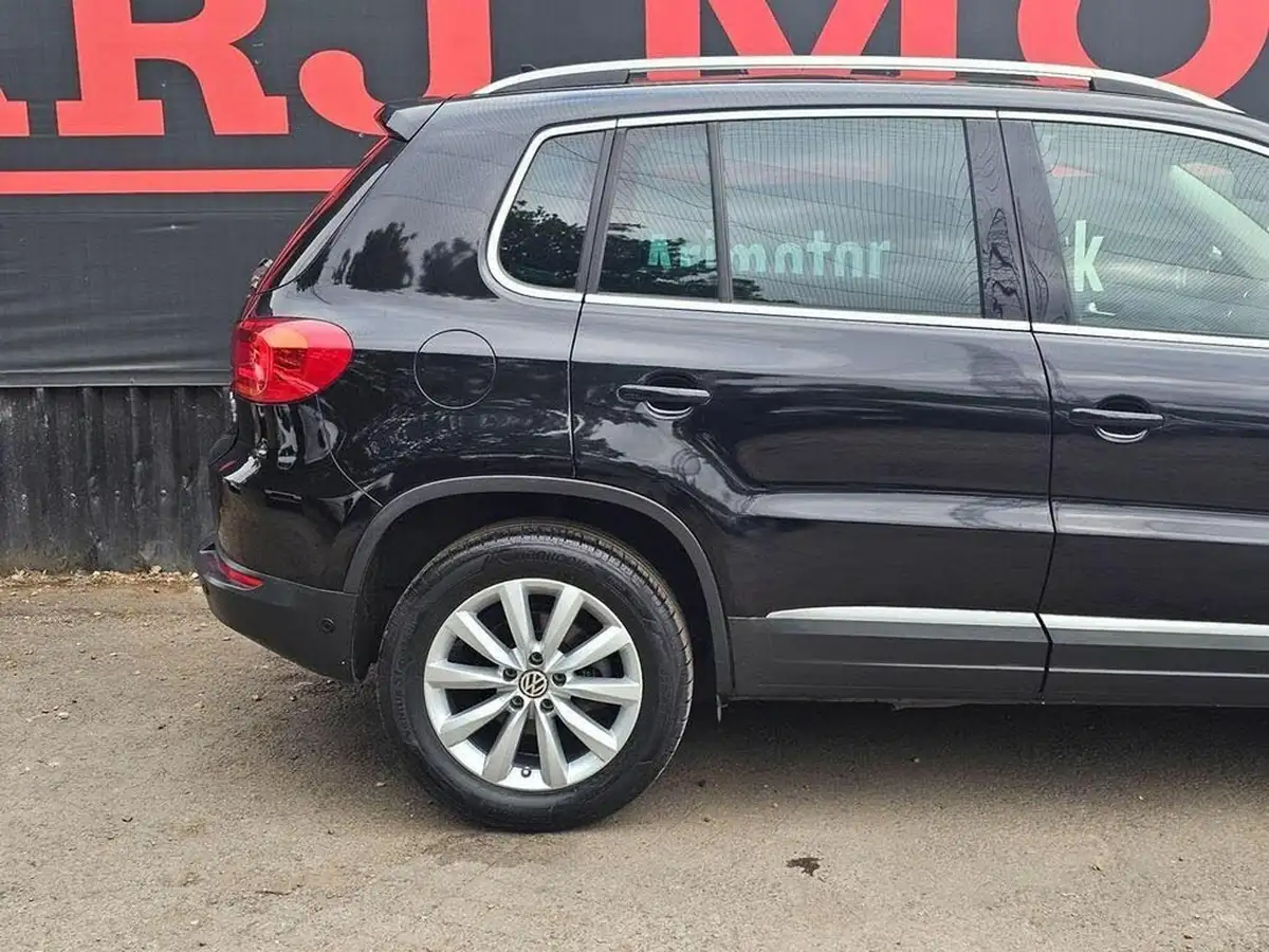 2015-volkswagen-tiguan-20tdi-match-150ps-4wd-bmt-dsg-big-9