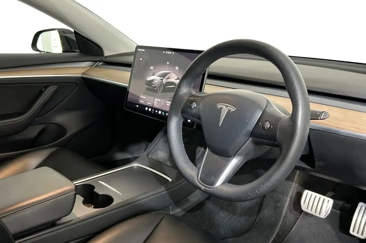 2022-tesla-model-3-e-performance-big-8