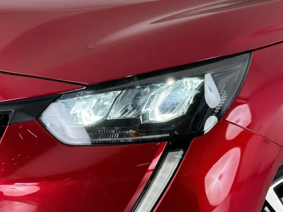 2022-peugeot-208-12-puretech-allure-premium-100bhp-eat8-big-7