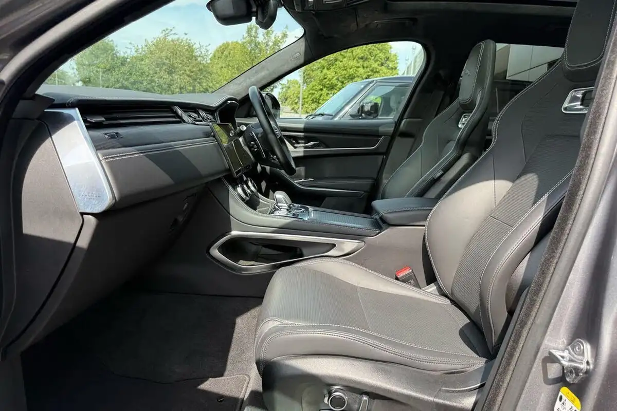 2023-jaguar-f-pace-30-d300-r-dynamic-hse-black-big-9