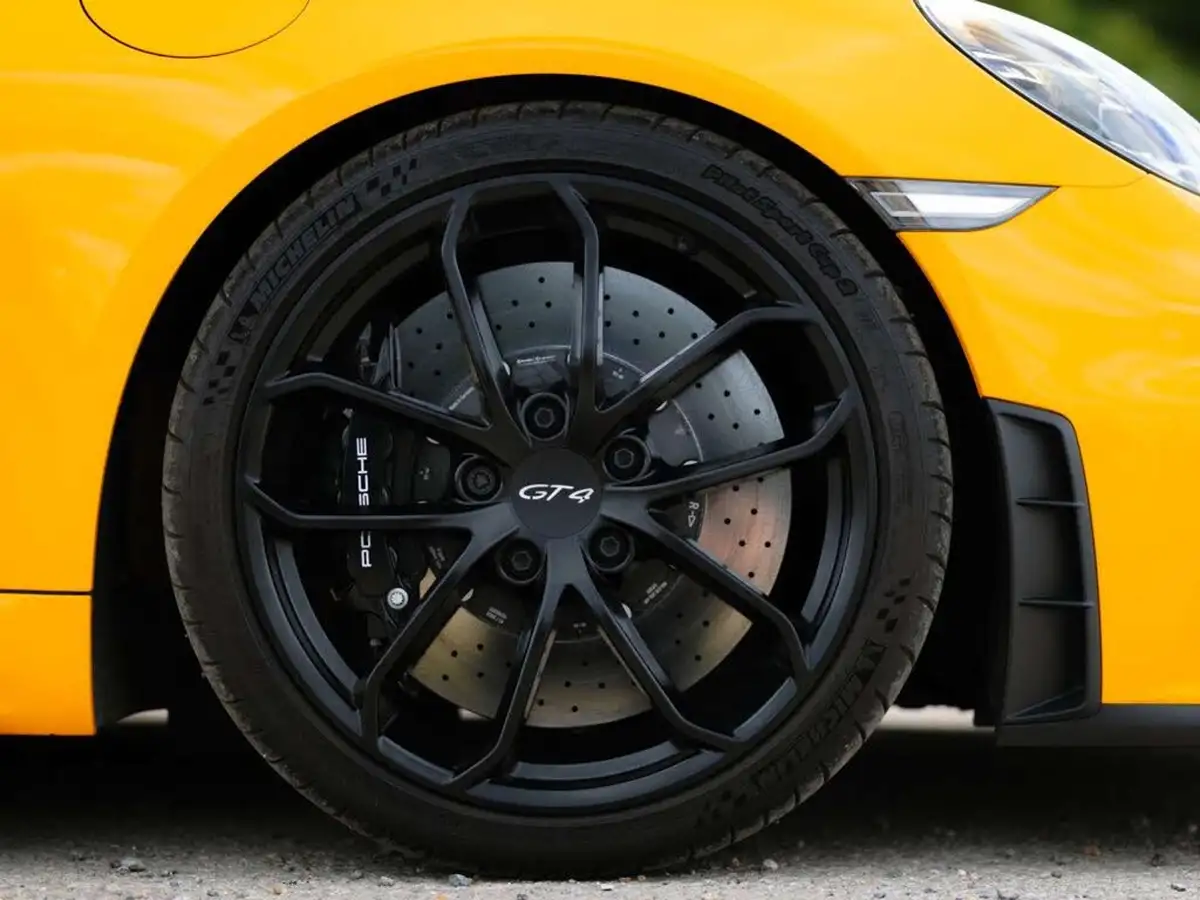 2023-porsche-cayman-718-40-cayman-gt4-big-7