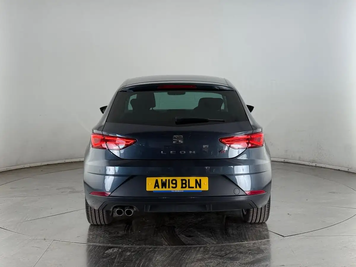 2019-seat-leon-20-tsi-fr-hatchback-big-8