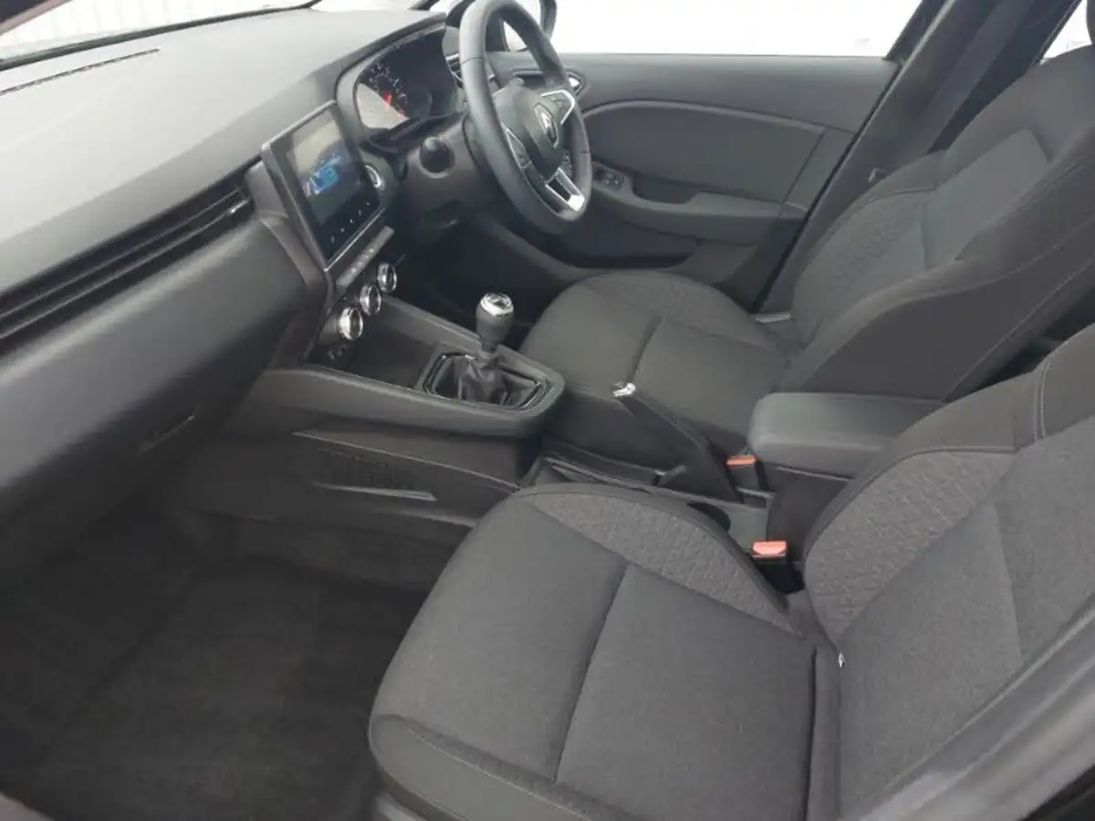2022-renault-clio-10-tce-iconic-edition-big-4