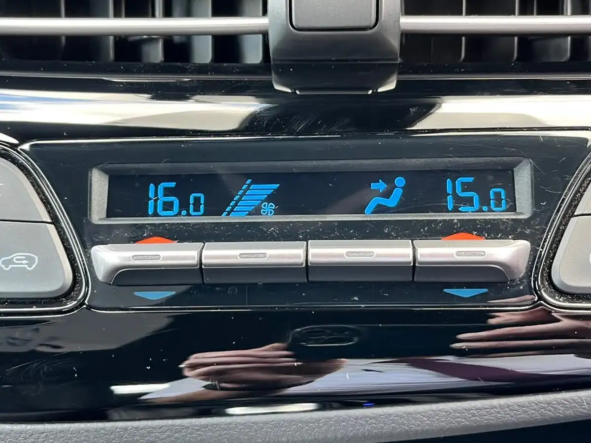 2021-toyota-c-hr-18-vvt-i-icon-big-46