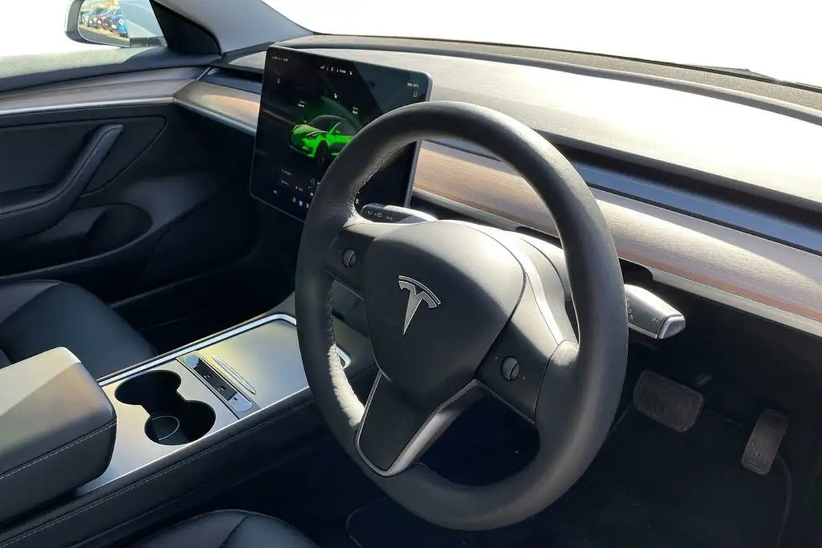 2023-tesla-model-3-e-rwd-241bhp-big-7