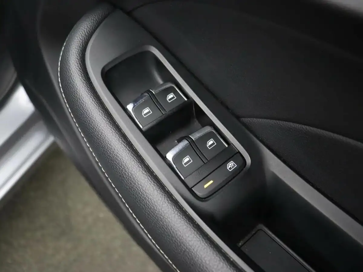2022-mg-mg5-e-exclusive-ev-long-range-big-13