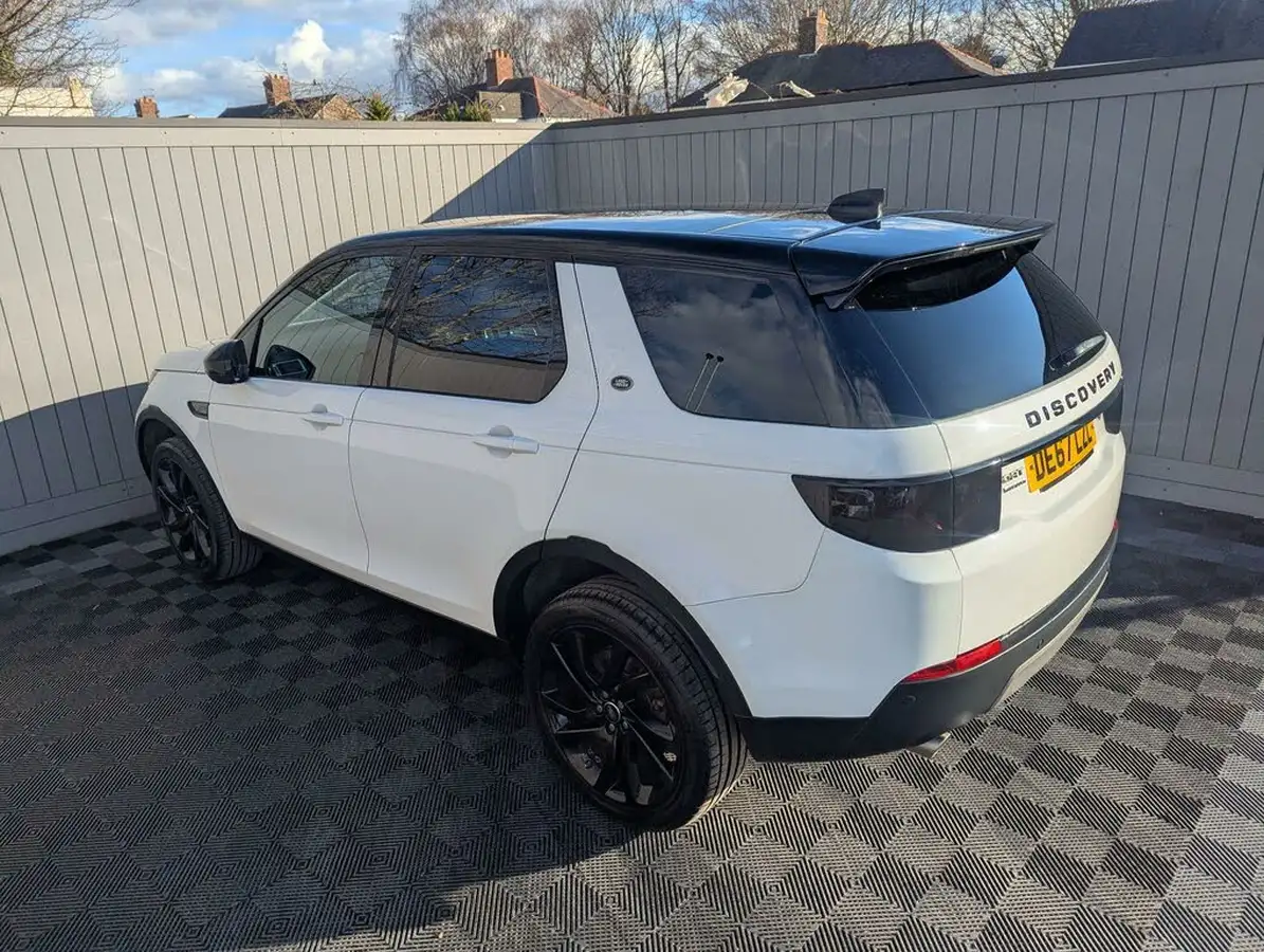 2017-land-rover-discovery-sport-20sd4-hse-black-big-46