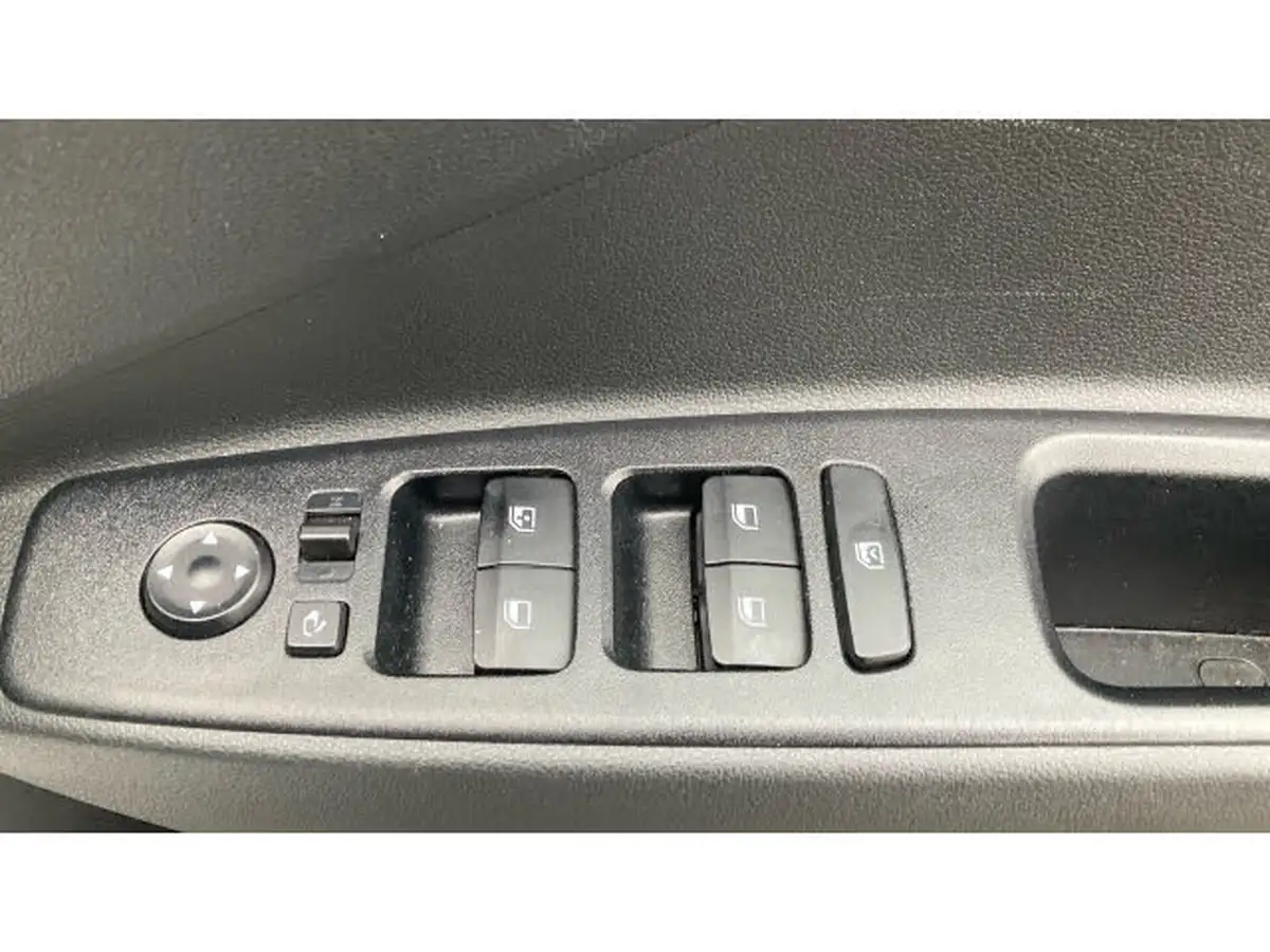 2024-hyundai-i10-12-premium-79ps-auto-big-26