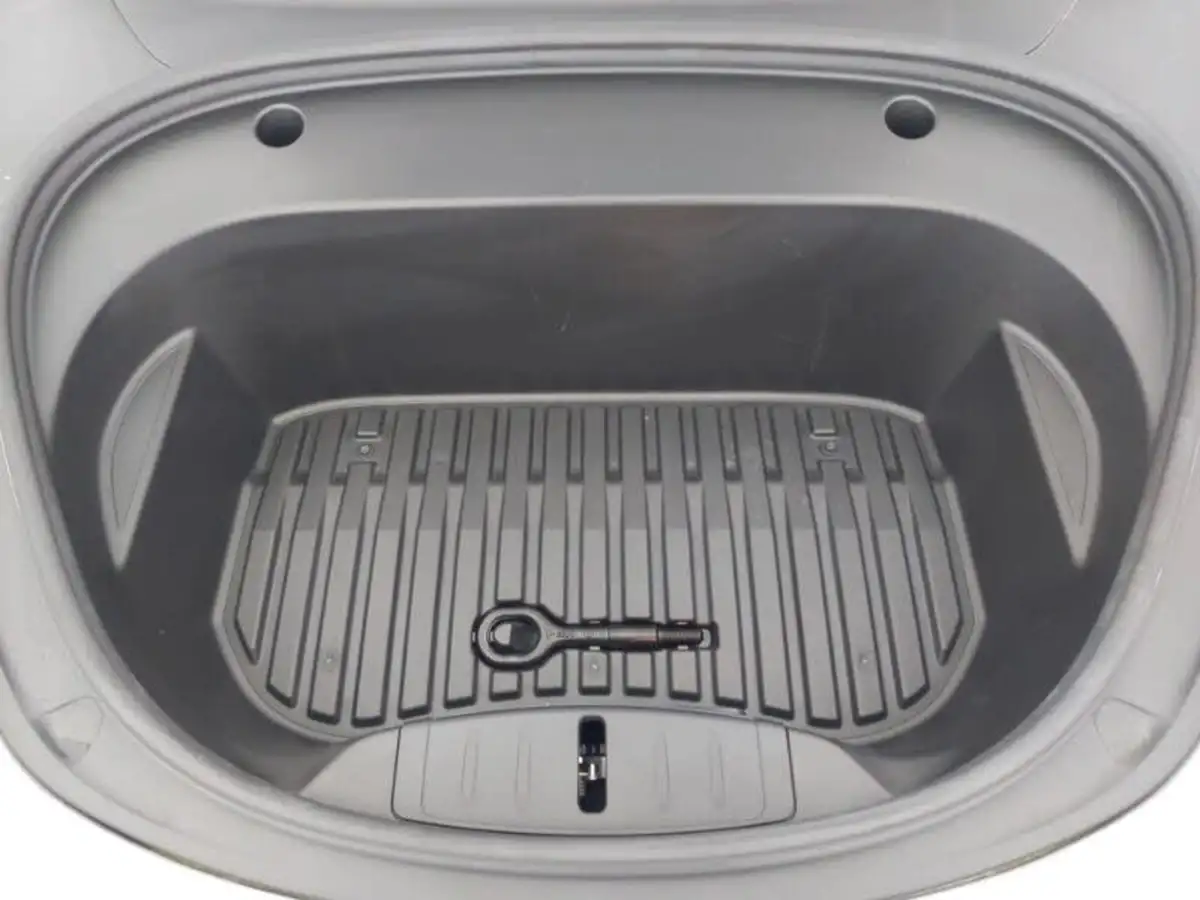 2021-tesla-model-3-e-long-range-4x4-big-18