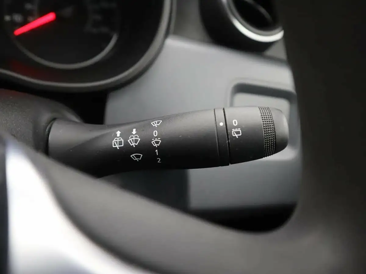 2021-dacia-duster-09-tce-essential-big-31