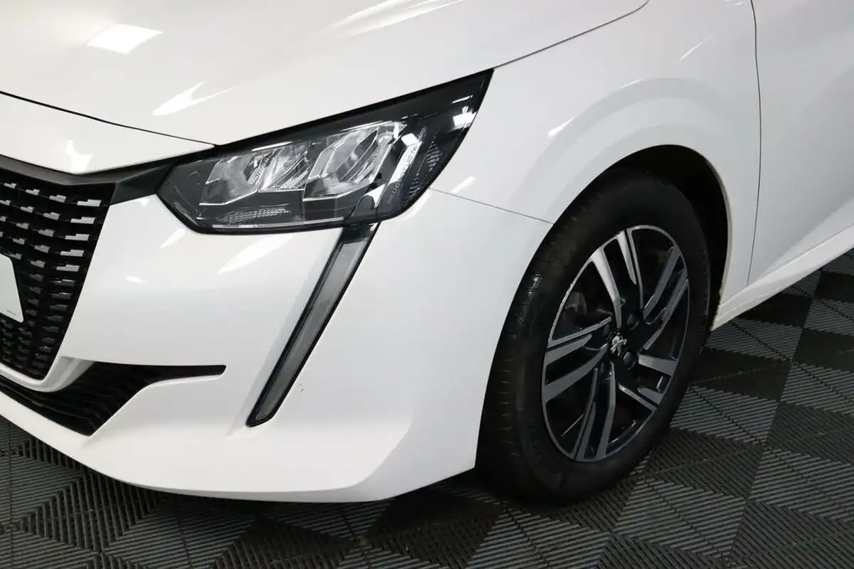 2021-peugeot-208-12-puretech-allure-premium-100bhp-big-26