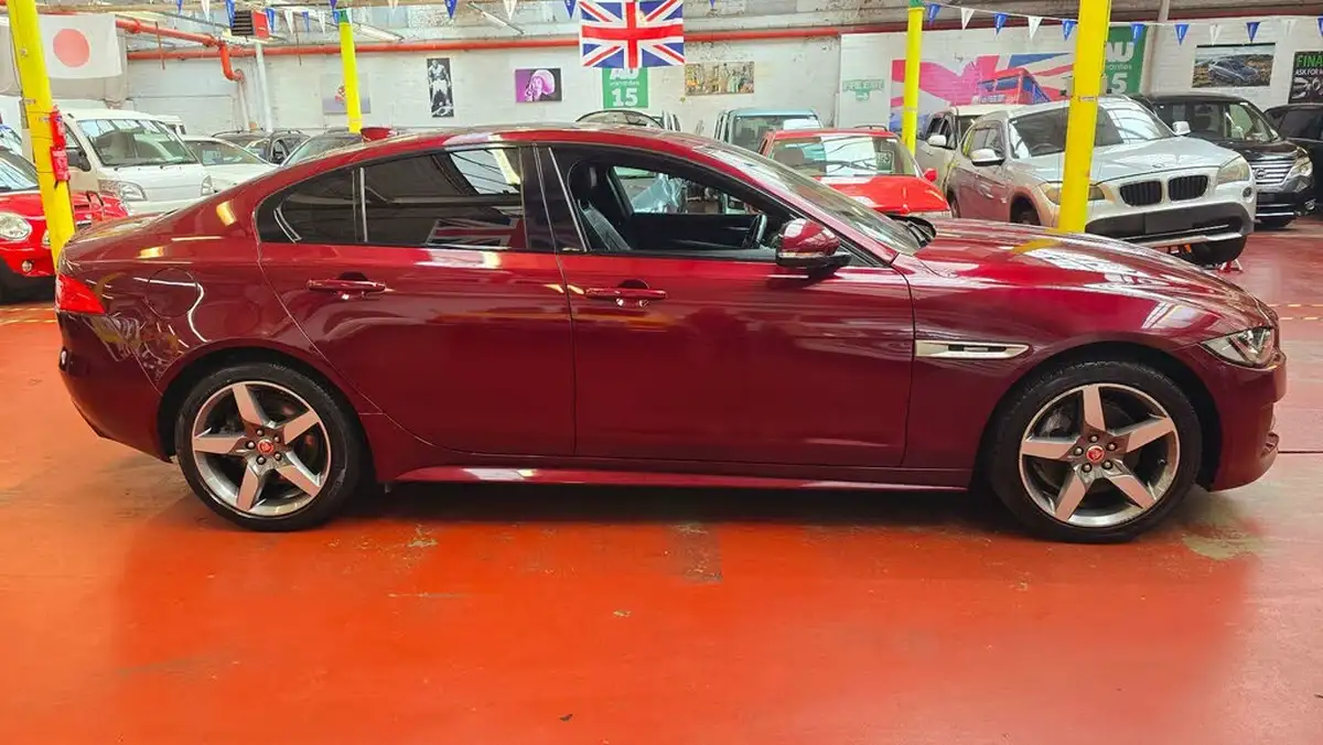 2017-jaguar-xe-20d-r-sport-180ps-awd-1999cc-auto-big-29