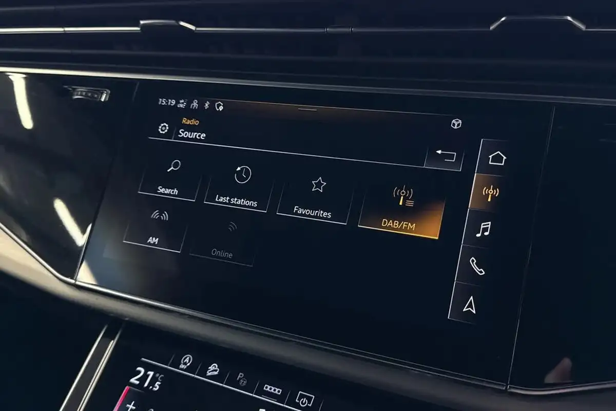 2022-audi-q8-30-55-tfsi-s-line-big-40