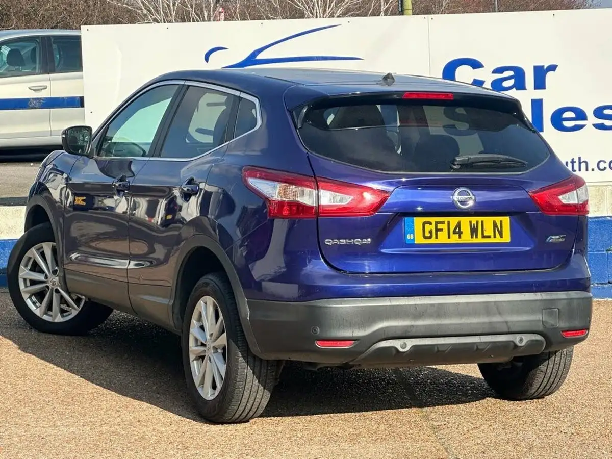 2014-nissan-qashqai-15dci-acenta-premium-big-5