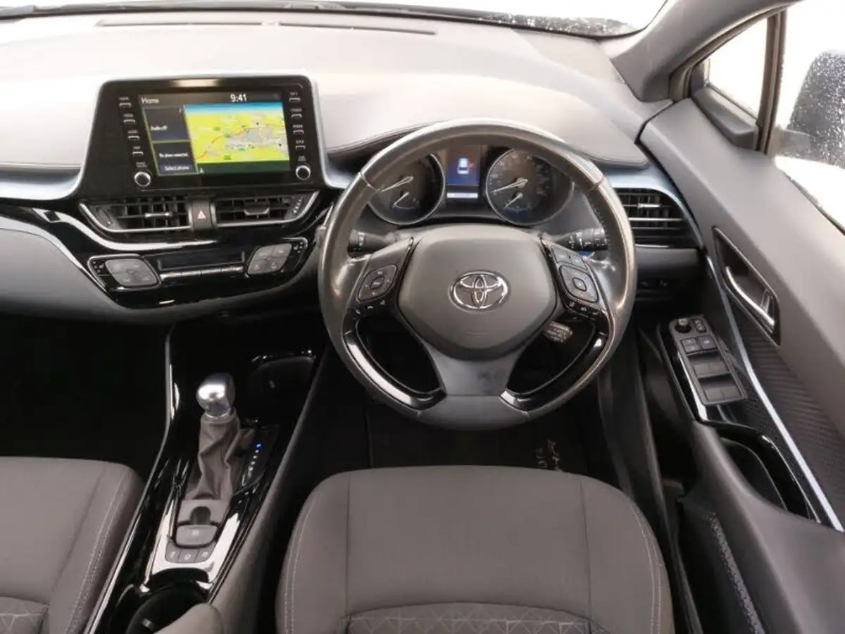 2022-toyota-c-hr-18-vvt-i-design-big-10