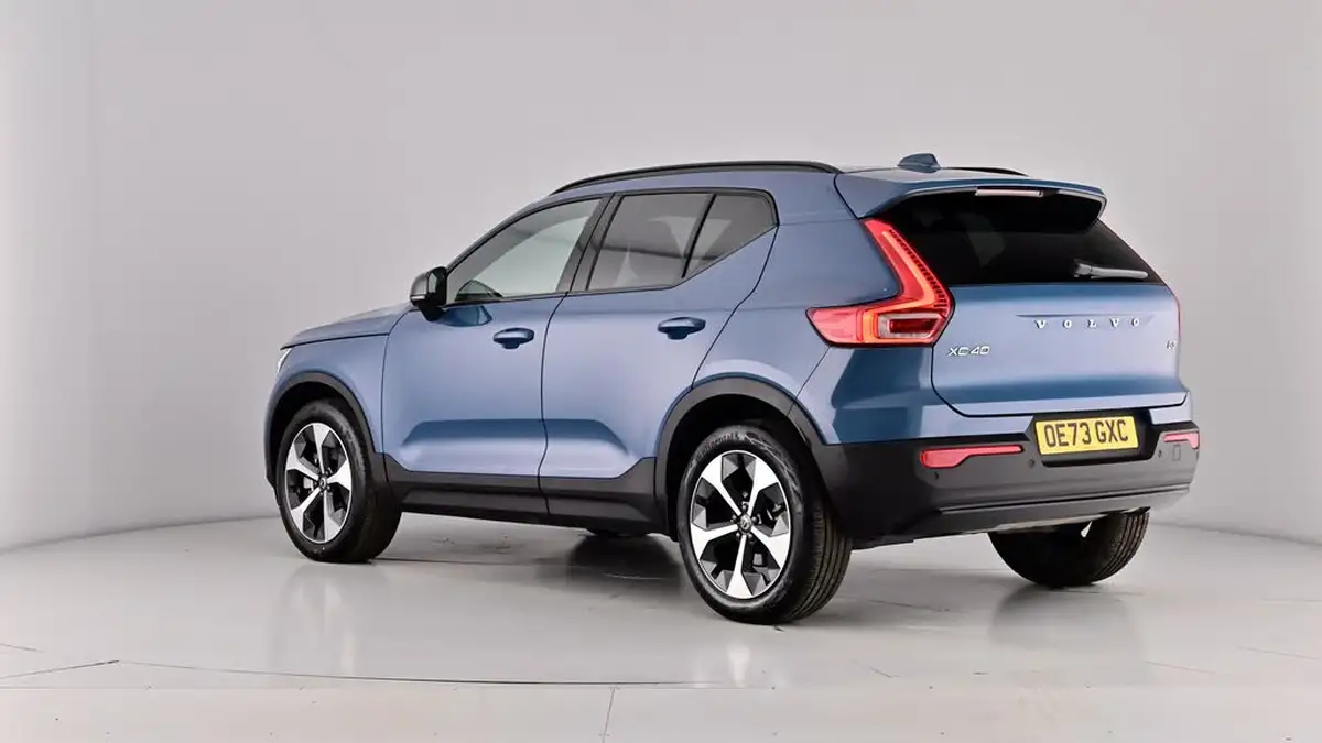 2023-volvo-xc40-20-b3-plus-big-64