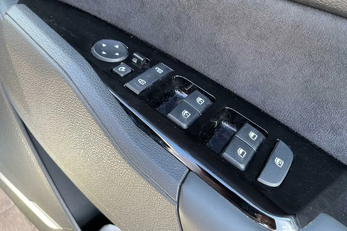 2023-kia-sportage-16-t-gdi-gt-line-226bhp-hev-auto-big-17