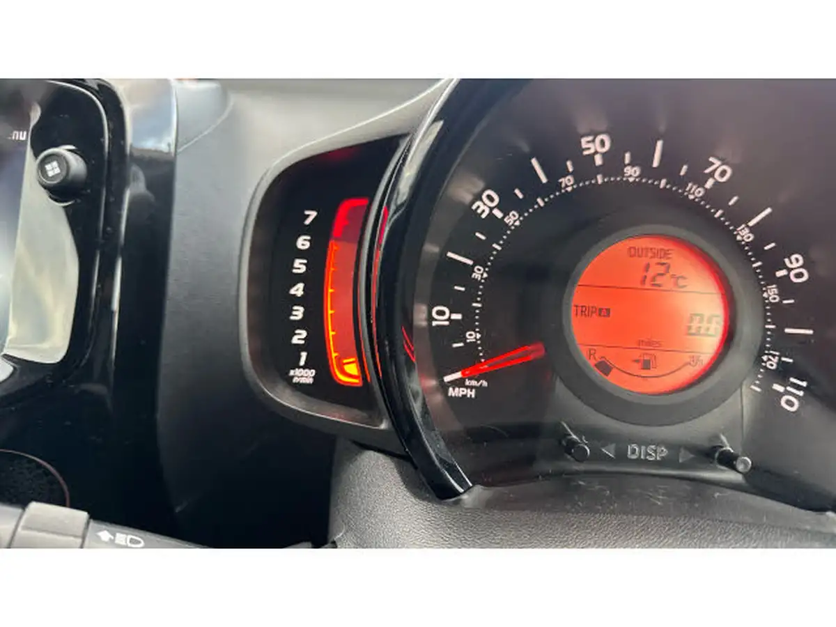 2021-citroen-c1-10-vti-shine-5d-big-37