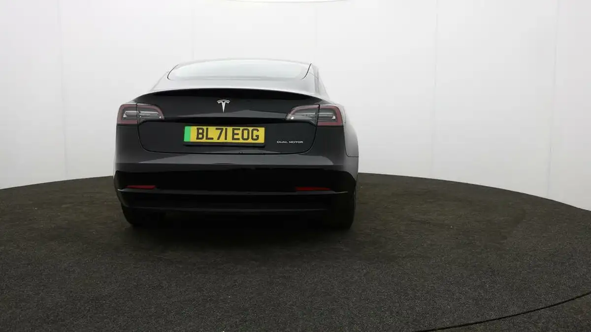 2022-tesla-model-3-e-long-range-big-64