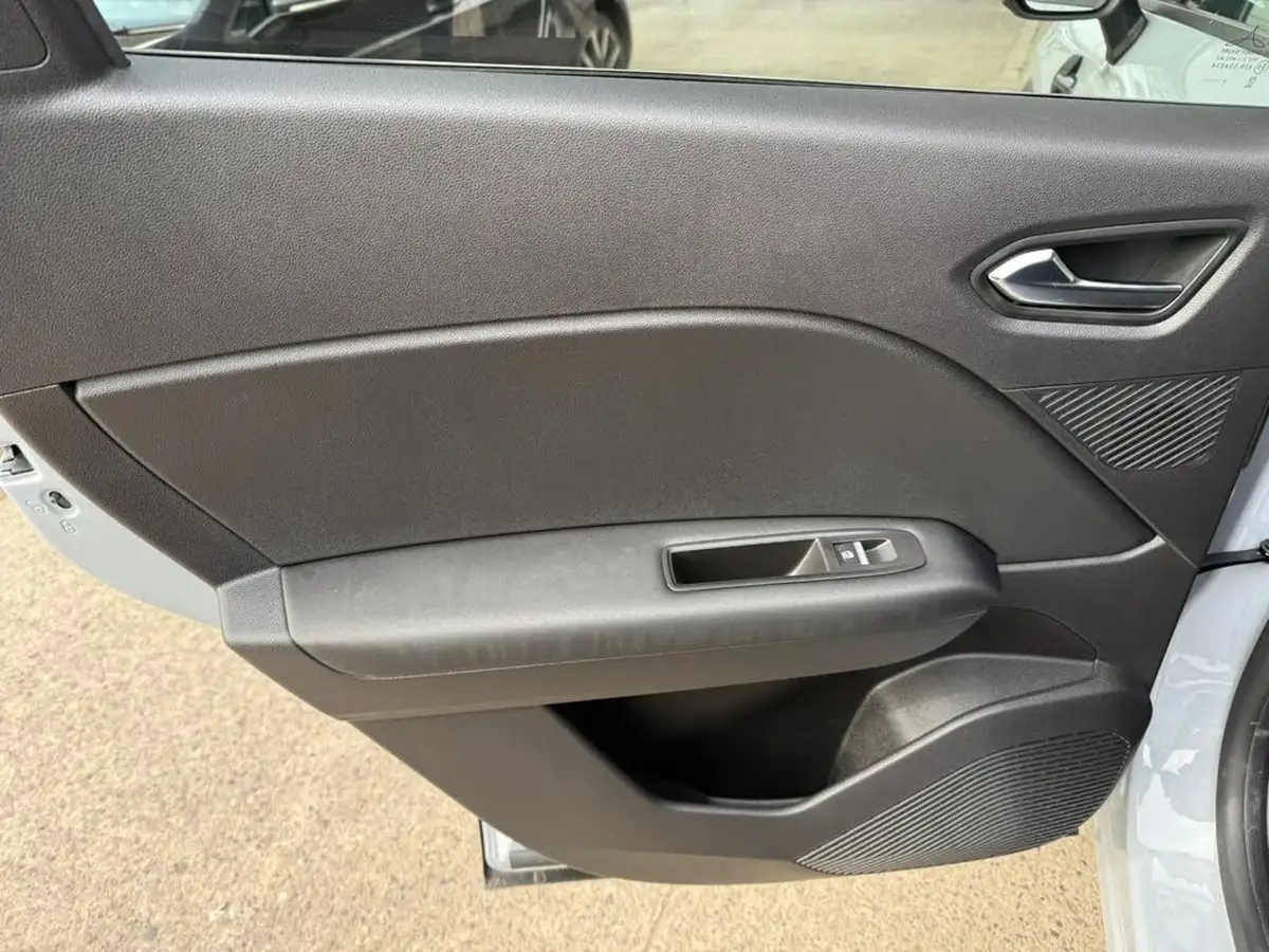 2024-renault-captur-10-tce-evolution-big-47